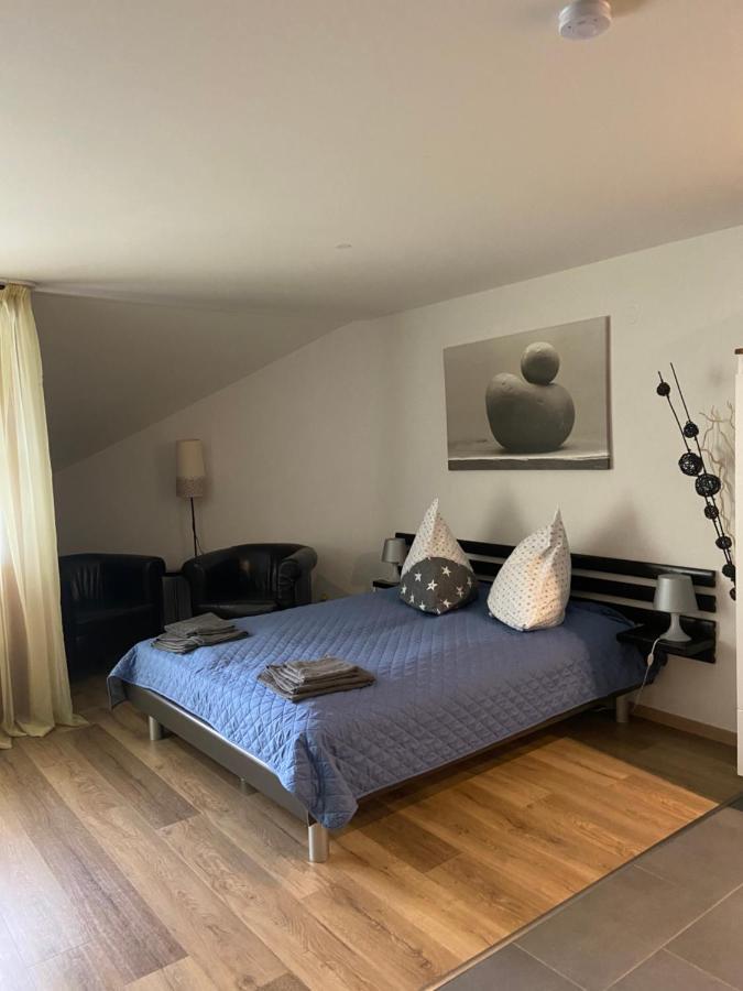 Gemuetliche Ferienwohnung Evieline In トートモース エクステリア 写真